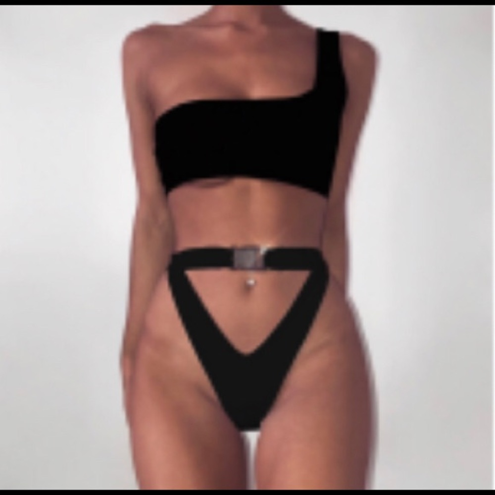 Cut it out bikini